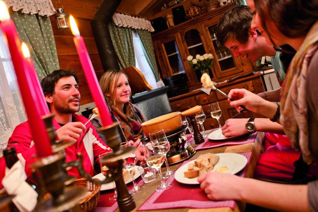 Alpenhotel Zur Wildi Lauchernalp Wiler Buitenkant foto
