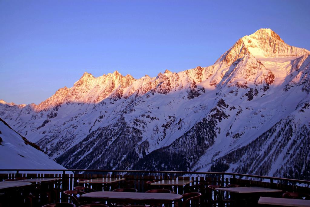 Alpenhotel Zur Wildi Lauchernalp Wiler Kamer foto