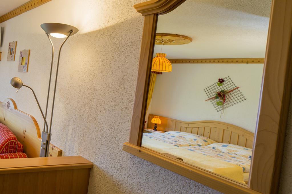 Alpenhotel Zur Wildi Lauchernalp Wiler Kamer foto