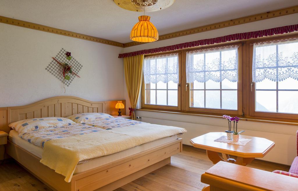 Alpenhotel Zur Wildi Lauchernalp Wiler Buitenkant foto