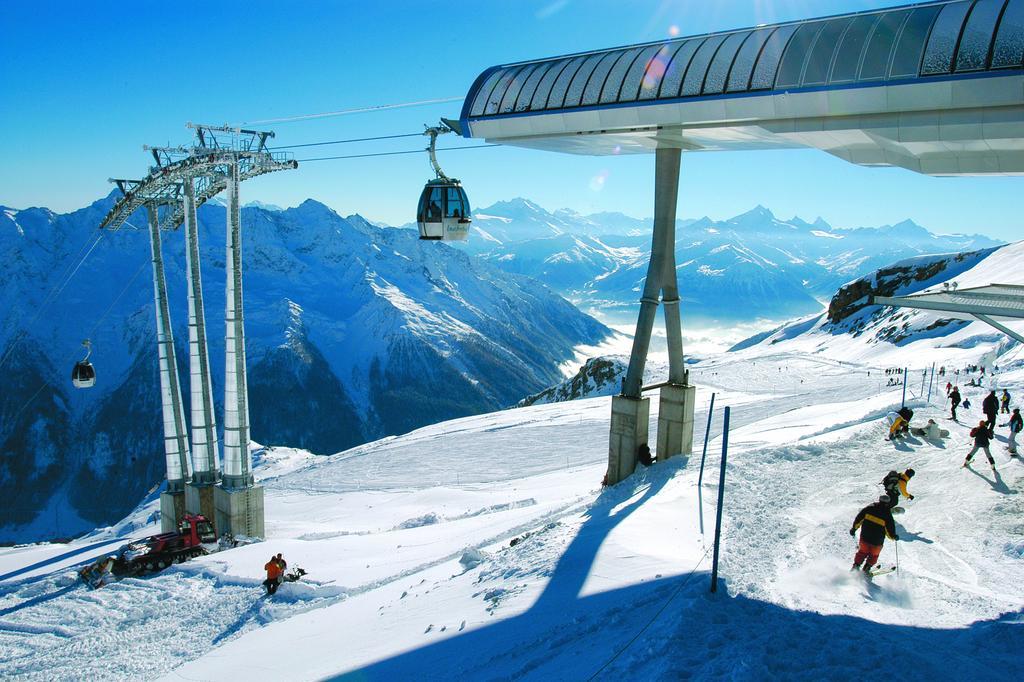 Alpenhotel Zur Wildi Lauchernalp Wiler Buitenkant foto