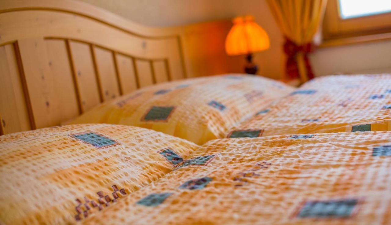 Alpenhotel Zur Wildi Lauchernalp Wiler Buitenkant foto